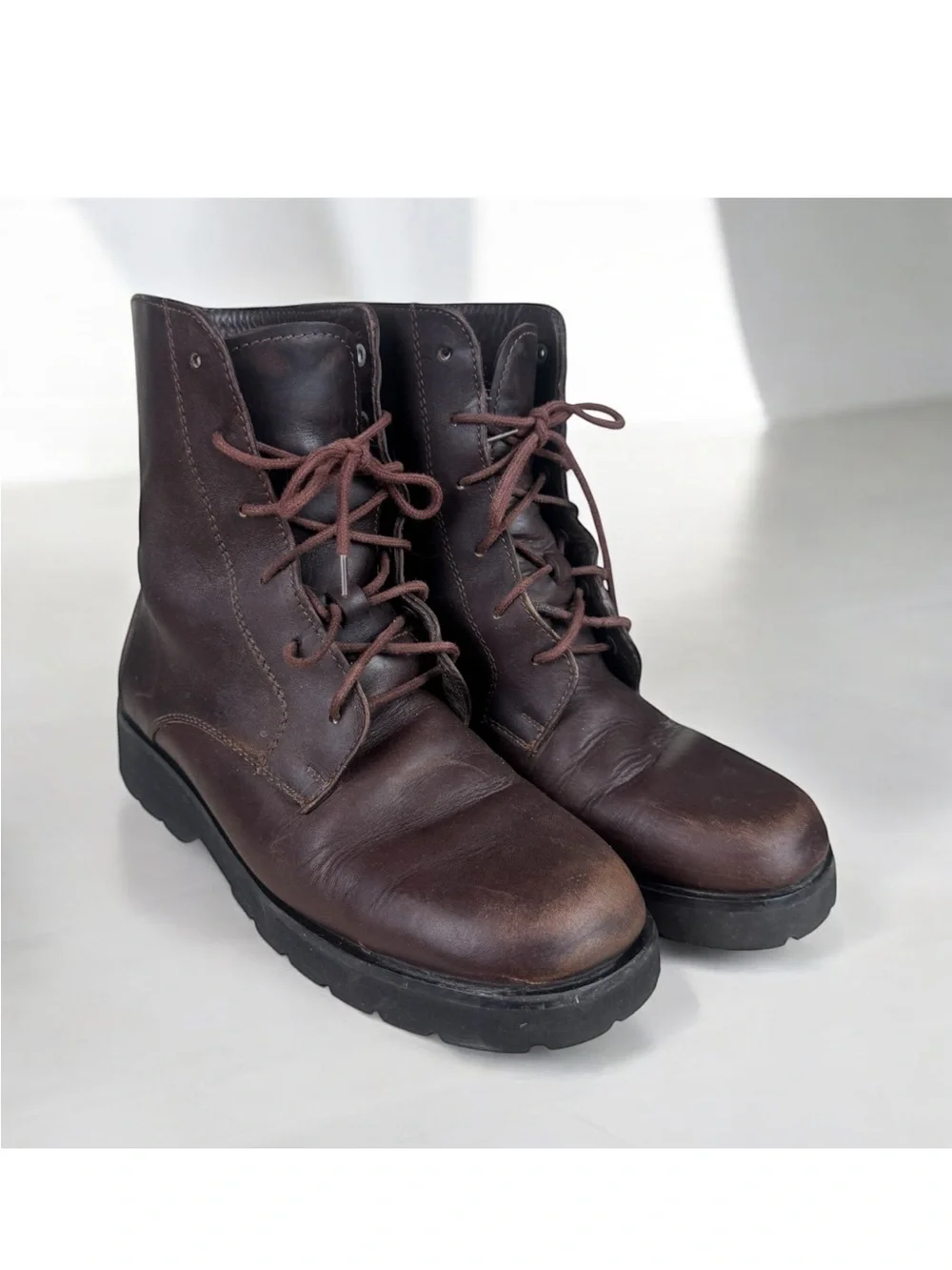 Women’s Vintage L.L. Bean Dark Brown Leather Lace-Up combat boots Y2K